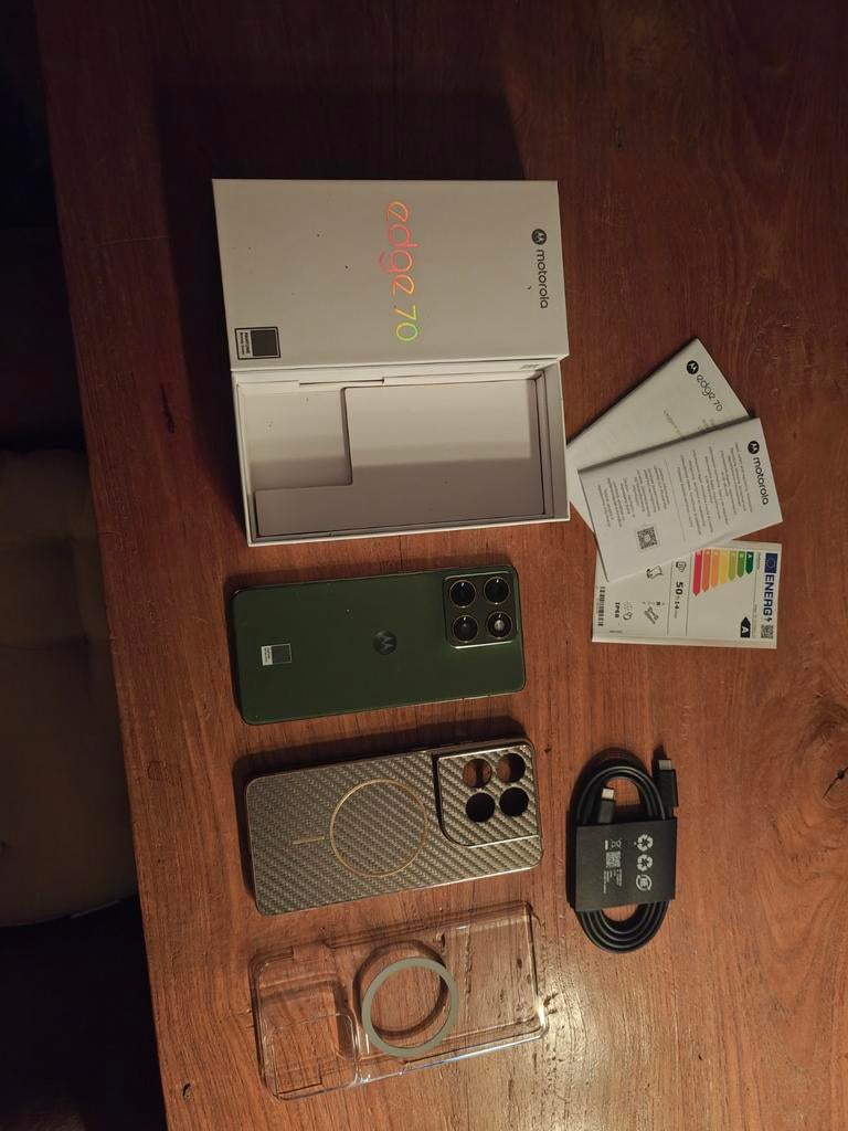 Motorola Edge 70, ultra dun, de échte. Met moto fit watch!, Telecommunicatie, Mobiele telefoons | Motorola, Overige modellen, Zwart