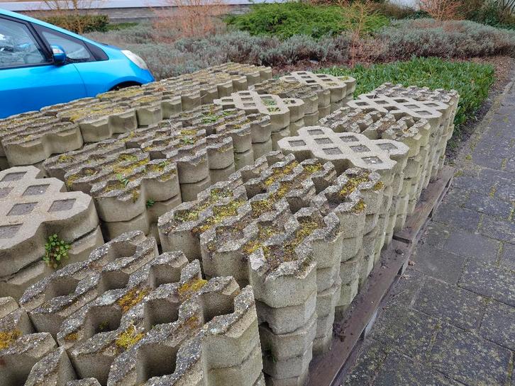 Grastegels 120 stuks, Tuin en Terras, Tegels en Klinkers, Gebruikt, Overige typen, Beton, Ophalen