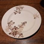 Groot bord van P.Regout: Distel., Ophalen of Verzenden