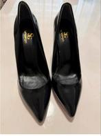 Zwarte lakleren pumps met rode zool - Maat 38, Ophalen of Verzenden, Gedragen, Zwart, Pumps