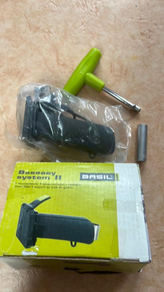 Basil baseasy stuurpenhouder, Fietsen en Brommers, Fietsaccessoires | Fietsmanden, Nieuw, Fietsmand, Ophalen of Verzenden