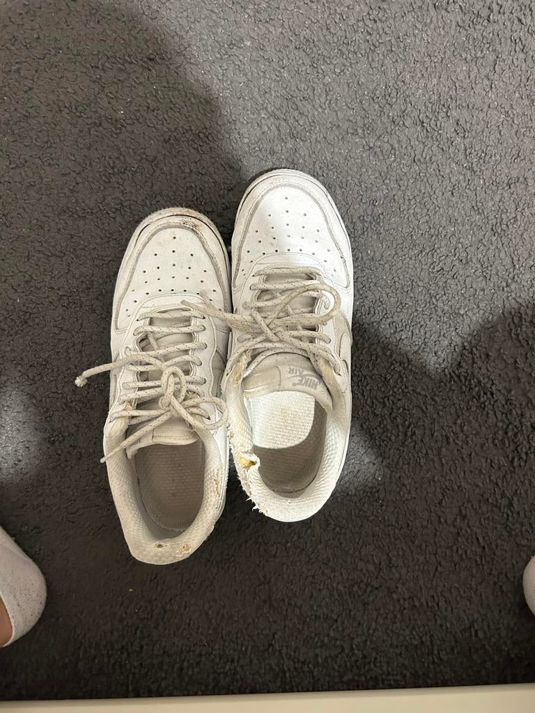 Gedragen Nike Air Force 1 Sneakers - Maat 39, Kleding | Heren, Schoenen, Ophalen of Verzenden, Gedragen, Wit, Sneakers of Gympen