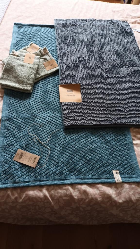 Nieuwe badmatten en washandjes, Huis en Inrichting, Badkamer | Badtextiel en Accessoires, Ophalen, Nieuw