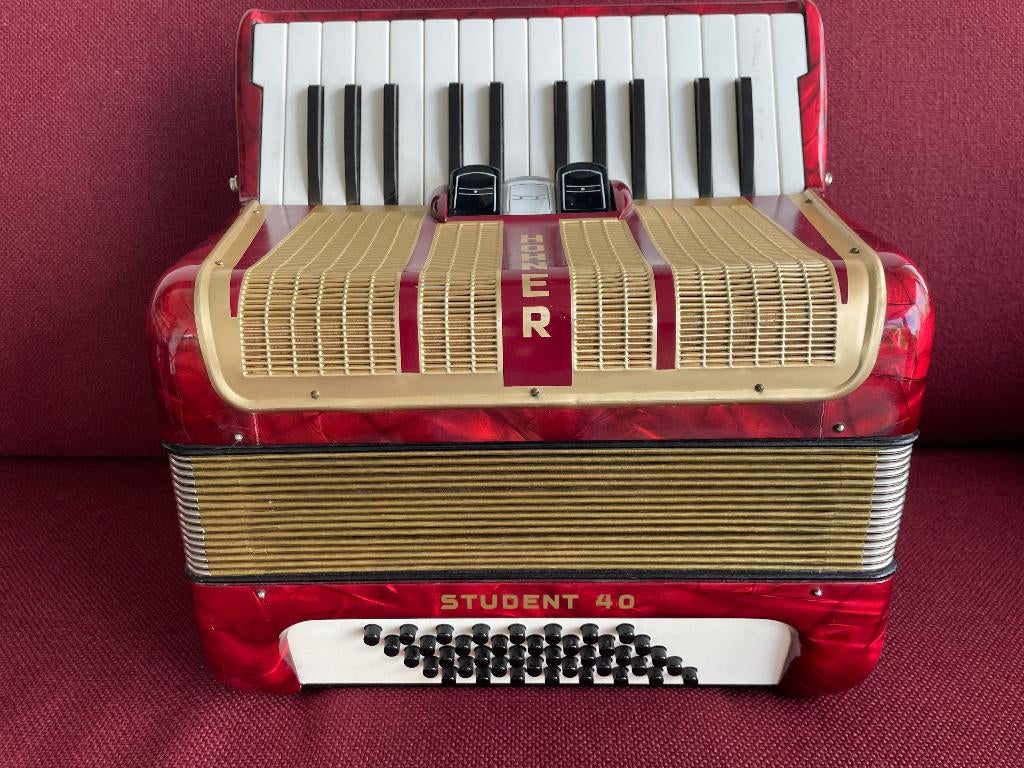 Kleine duitse Hohner Student accordeon .40 bas .Mooi ., Met koffer, Hohner, 48-bas, Gebruikt