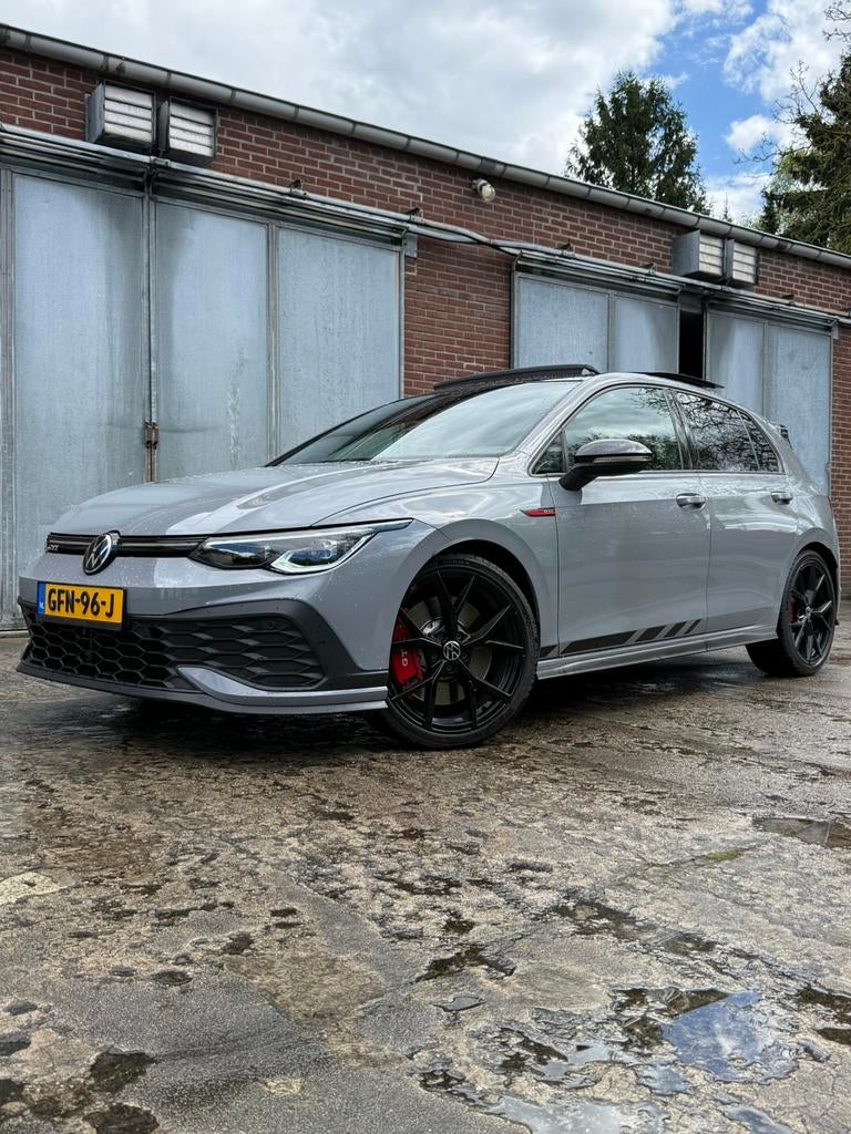 Volkswagen Golf 8 2.0 TSI clubsport, Nürburgring!!, Auto's, Volkswagen, Parkeerassistent, 1363 kg, Zwart, 4 cilinders