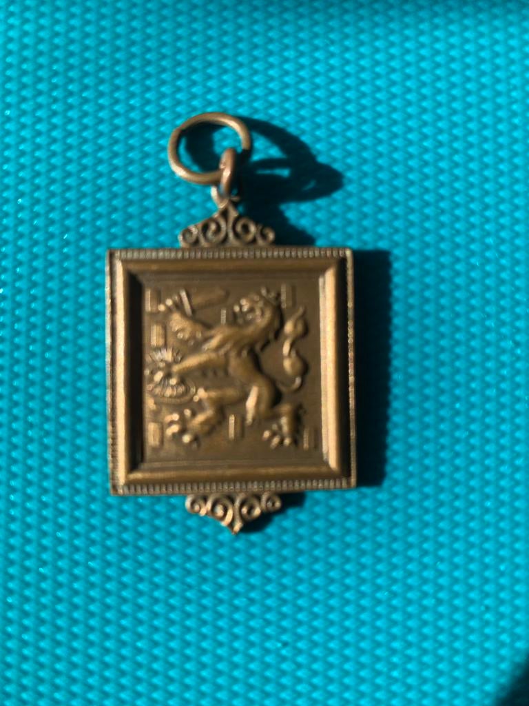 Jubileum medaille  Driebergen 5 mei 1047, Postzegels en Munten, Ophalen of Verzenden, Overige materialen