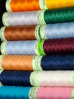 GÜTERMANN Naaimachinegaren - 51 Klosjes Assorti, Hobby en Vrije tijd, Naaien en Fournituren, Ophalen of Verzenden, Nieuw, Garen of Naald(en)