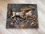 Koperkleurig gipsen paardenbeeld, Antiek en Kunst, Ophalen