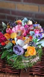 Kleurrijk Lente Bloemstuk van Duurzame Materialen, Huis en Inrichting, Woonaccessoires | Droogbloemen, Ophalen of Verzenden, Nieuw