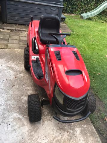 Zitmaaier beschikbaar voor biedingen