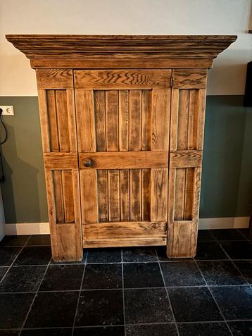 Bruine Kast met Planken - 170x120x48cm beschikbaar voor biedingen