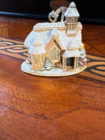 Lilliput Lane Glad Tidings Ornement kersthanger beschikbaar voor biedingen