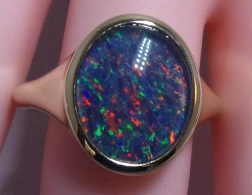 Unieke geelgouden ring met Australische Opaal, maat 18 (5), Sieraden, Tassen en Uiterlijk, Ringen, Nieuw, Dame of Heer, 18 tot 19