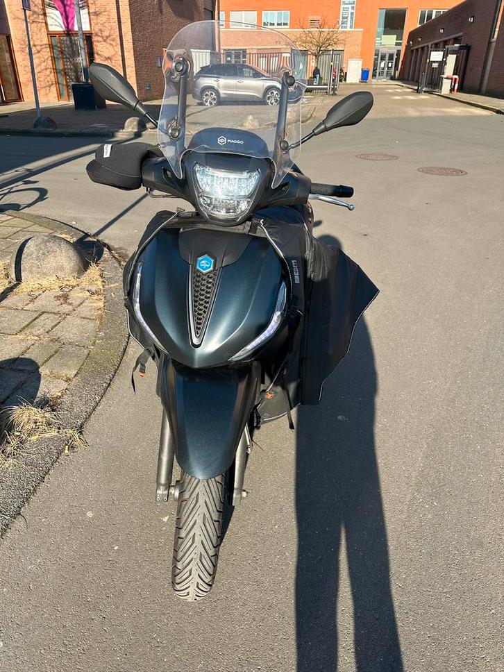 Piaggio beverly 400 S HPE, Fietsen en Brommers, Scooters | Piaggio, Zo goed als nieuw, Overige modellen, Benzine, Ophalen