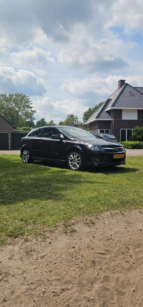 Opel astra gtc 2.0 turbo, Auto's, Opel, Astra, ABS, Benzine, Hatchback, Handgeschakeld, Zwart, Zwart, Leder, Voorwielaandrijving