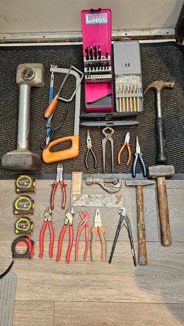 Divers Handgereedschap🔨🪓🔨Heel veel 🔧Nieuw en gebruikt beschikbaar voor biedingen