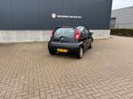 Peugeot 107 1.0 12V 3DR 2008 Zwart nieuwe apk en koppeling, Auto's, Voorwielaandrijving, Stof, 4 stoelen, Origineel Nederlands
