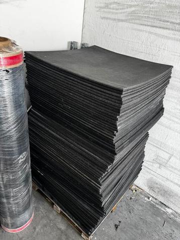 Rubberen Vloertegels 1mx1mx2cm (Meerdere beschikbaar) beschikbaar voor biedingen