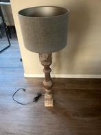 Stoer en sober schemerlamp, Huis en Inrichting, Lampen | Vloerlampen, Ophalen, Gebruikt, 100 tot 150 cm, Hout