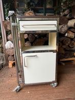 Industrieel vintage ziekenhuisnachtkastje, Ophalen, Gebruikt, 45 tot 65 cm, 70 cm of meer