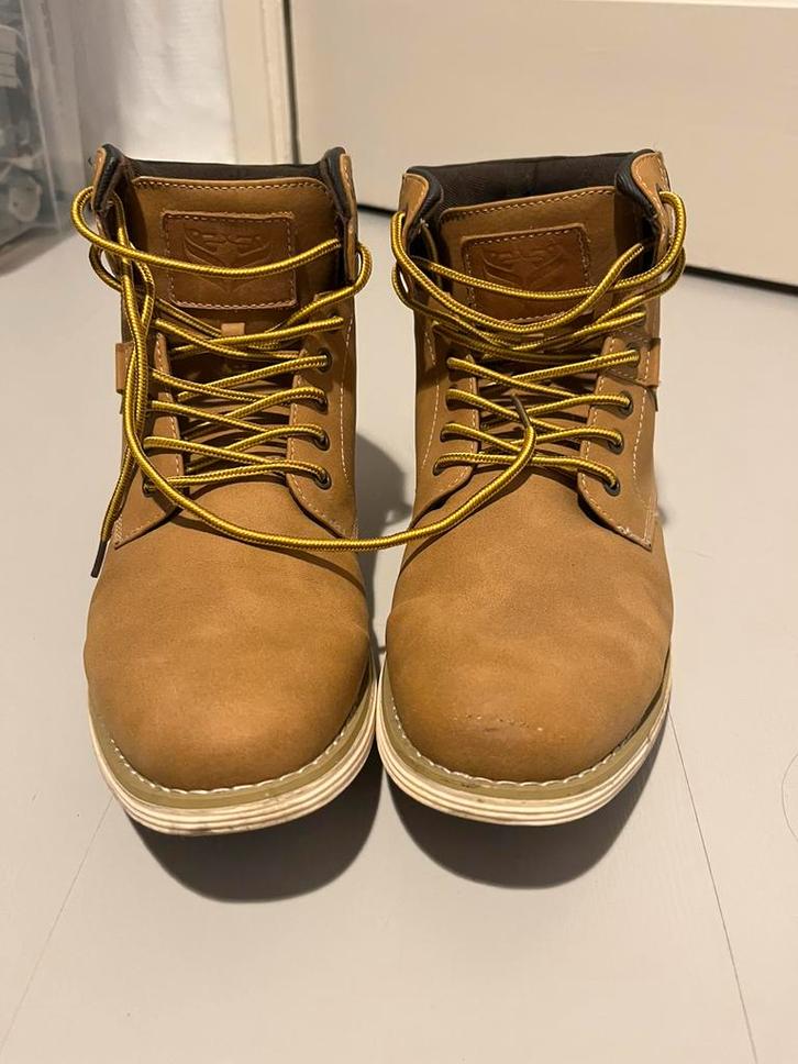 Schoen Q1905 maat 43, Kleding | Heren, Schoenen, Zo goed als nieuw, Zwart, Ophalen