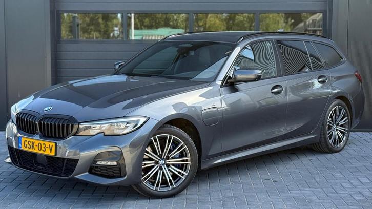 BMW 3-serie Touring 330e High Executive | M-Sport | Pano, Auto's, BMW, Bedrijf, Te koop, 3-Serie, 360° camera, ABS, Achteruitrijcamera
