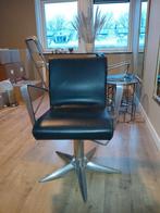 Twee Kapperstoelen - 1 Heel, 1 Beschadigd, Ophalen, Gebruikt, Twee