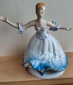 Porselein Beeldje Dancing Lydia (Roemeen), Ophalen of Verzenden, Zo goed als nieuw, Mens