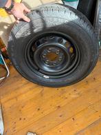 235/65 R16c Continental Winterbanden op velg, Ophalen, Zo goed als nieuw