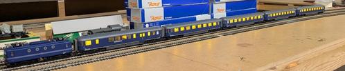 Roco NS stam 5 rijtuigen plan D - met led int.verlichting, Hobby en Vrije tijd, Modeltreinen | H0, Zo goed als nieuw, Wagon, Gelijkstroom