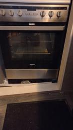 Spoed, Witgoed en Apparatuur, Fornuizen, Ophalen, 4 kookzones, Zo goed als nieuw, Gas