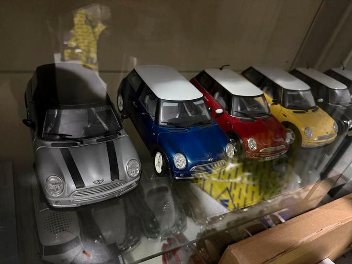 Mini Cooper Modelauto Collectie, Hobby en Vrije tijd, Modelauto's | 1:18, Zo goed als nieuw, Auto, Overige merken, Ophalen of Verzenden