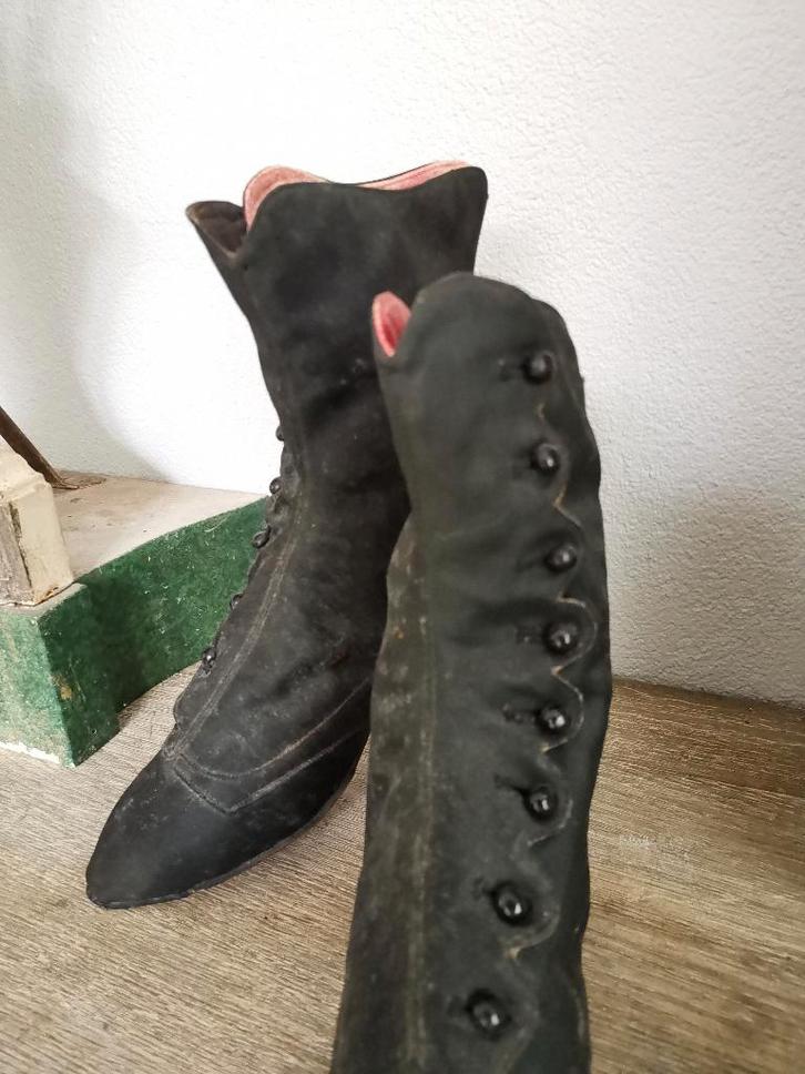 antieke VICTORIAANSE dames KNOOP LAARSJES 1860/1870, Antiek en Kunst, Antiek | Kleding en Accessoires, Dames, Ophalen of Verzenden