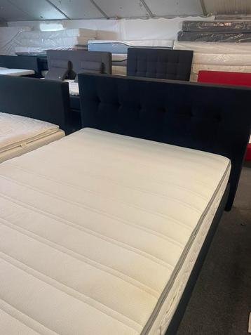 Te koop boxspringsbedden in verschillende maten beschikbaar voor biedingen
