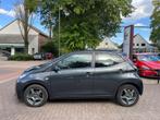 Toyota AYGO 1.0 VVT-I X-PLAY / CAMERA / AIRCO / LED / 15'' L, Gebruikt, 4 stoelen, Bedrijf, Handgeschakeld