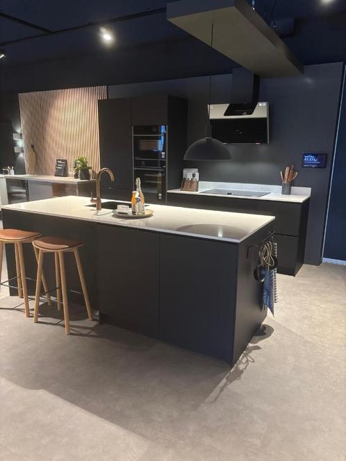 Kvik keuken PRATO Black, Huis en Inrichting, Keuken | Complete keukens, Zo goed als nieuw, Overige typen, Zwart, Composiet, Met kookeiland