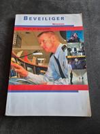 J. Koeders - Beveiliger 3 dln, Ophalen of Verzenden, Zo goed als nieuw, J. Koeders