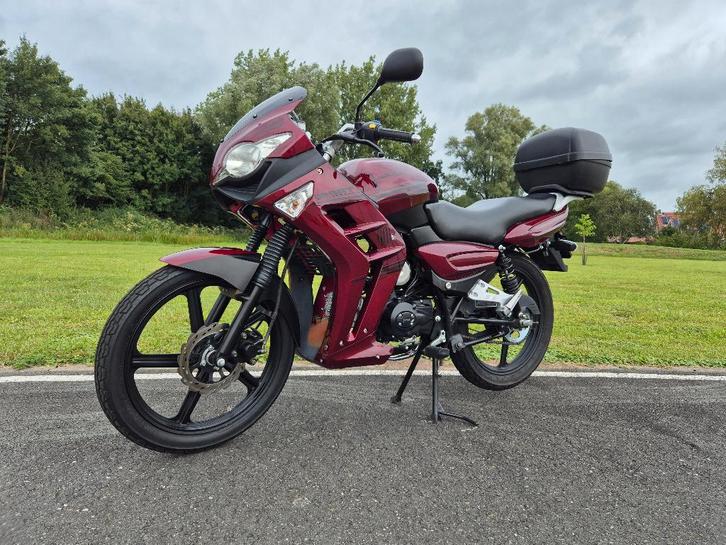 Junak 901 sport 49cc, Fietsen en Brommers, Brommers | Overige merken, Zo goed als nieuw, Maximaal 45 km/u, Ophalen of Verzenden