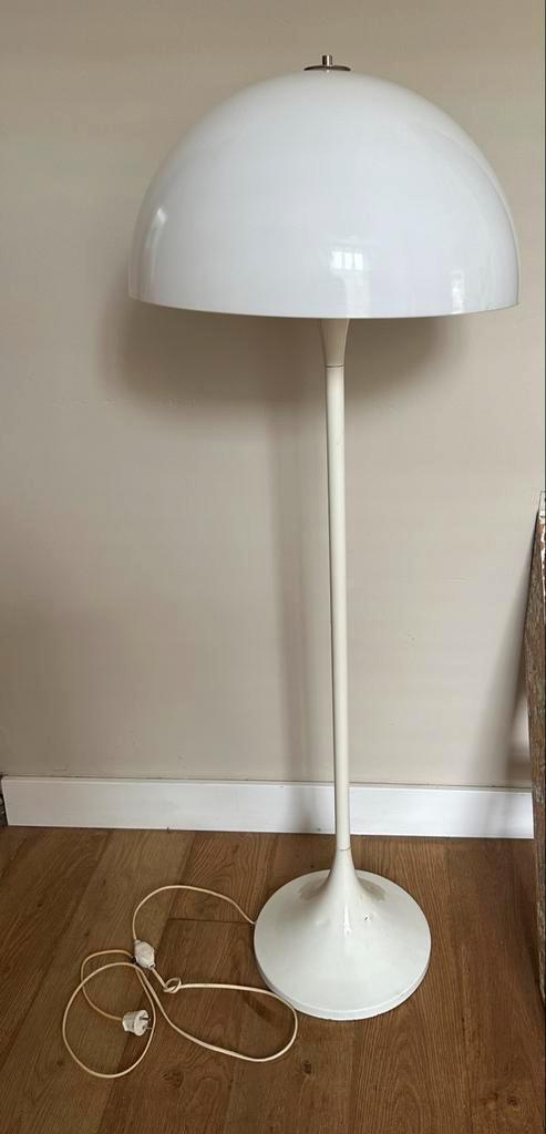 Panthella Mushroom Louis Poulsen vloerlamp, Huis en Inrichting, Lampen | Vloerlampen, Zo goed als nieuw, Ophalen of Verzenden
