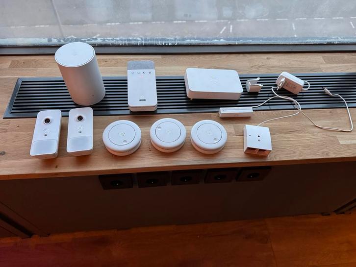 Verisure alarmsysteem met rookgordijn, foto en rookmelders, Doe-het-zelf en Verbouw, Alarmsystemen, Gebruikt, Compleet systeem