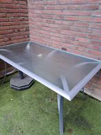 Tuintafel met glazen tafelblad, Ophalen, Zo goed als nieuw, Rechthoekig, Aluminium