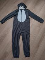 Grijze pinguïn onesie maat 152, Nacht- of Onderkleding, Gebruikt, Jongen of Meisje, Ophalen of Verzenden