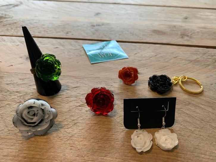 Roos, Sieraden, Tassen en Uiterlijk, Ringen, Nieuw, Dame, Overige materialen, Ophalen of Verzenden