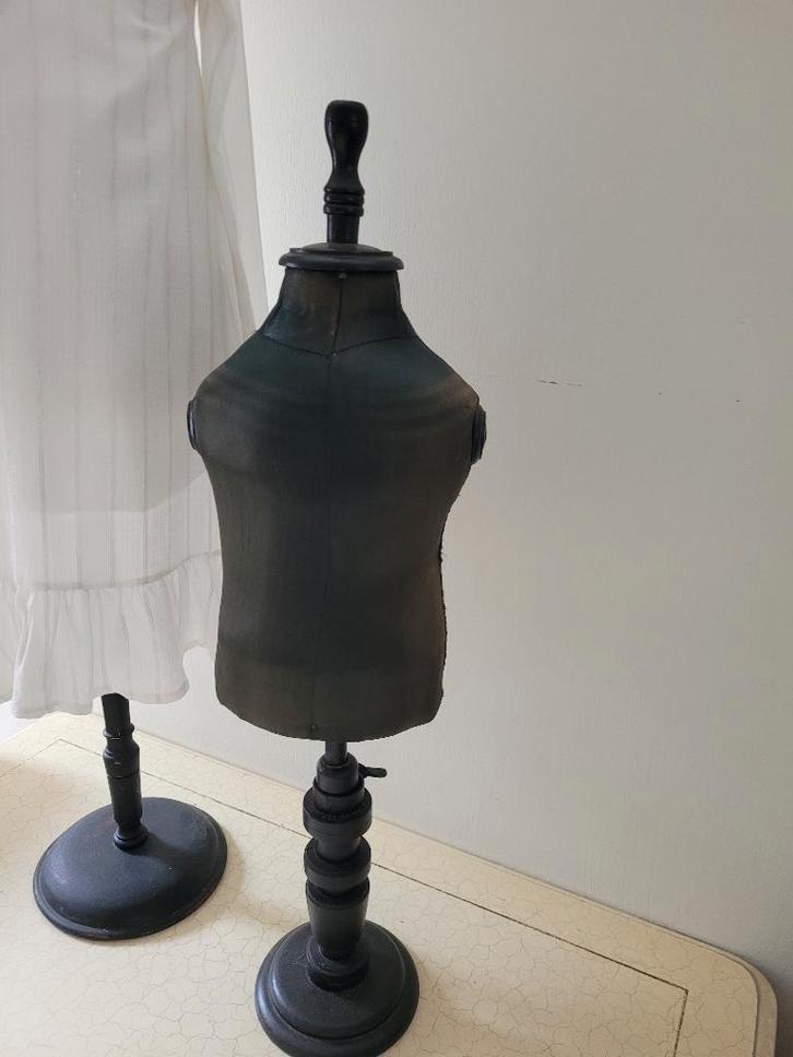 Zeer oud klein paspopje, Antiek en Kunst, Curiosa en Brocante, Ophalen of Verzenden