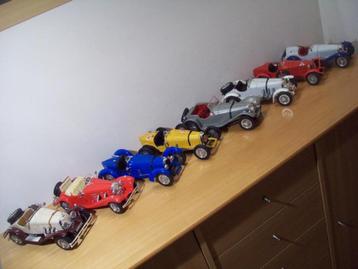 Burago oldtimers acht als nieuw samen €150 mancave winkel beschikbaar voor biedingen
