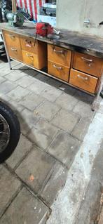 Industriële werkbank inclusief bankschroef en slijpmachine., Ophalen, Gebruikt, Bankschroef