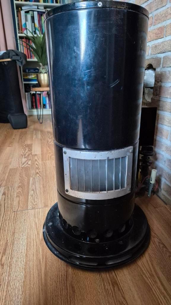 Zwarte kleine gaskachel, Huis en Inrichting, Kachels, Gebruikt, Vrijstaand, Gaskachel, Gas, Ophalen