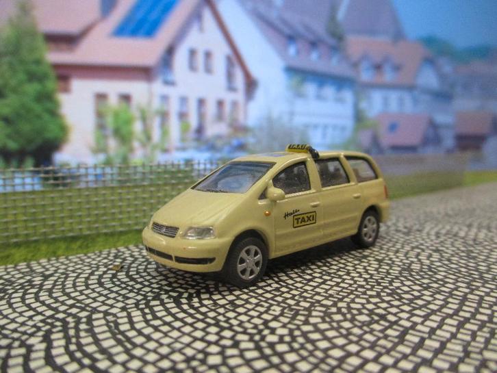 Volkswagen Sharan - Schuco Taxi, Hobby en Vrije tijd, Modelauto's | 1:87, Zo goed als nieuw, Auto, Schuco, Ophalen of Verzenden