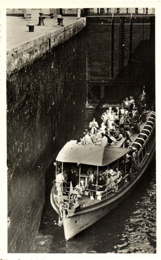 Met M.S. Echo in de stop van Ternaaien - ongelopen, Verzamelen, Ansichtkaarten | Nederland, Ongelopen, Noord-Holland, Voor 1920