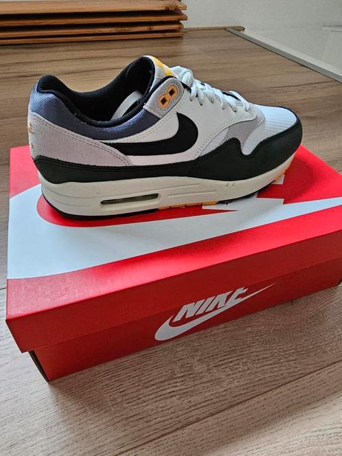 Nike Air Max 1 Athletic Department 42 DS Nieuw, Kleding | Heren, Schoenen, Nieuw, Sneakers of Gympen, Ophalen of Verzenden